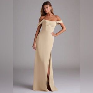 8. Azazie Saige
Convertible Chiffon 
Dress Low-cut Shoulder
Champagne